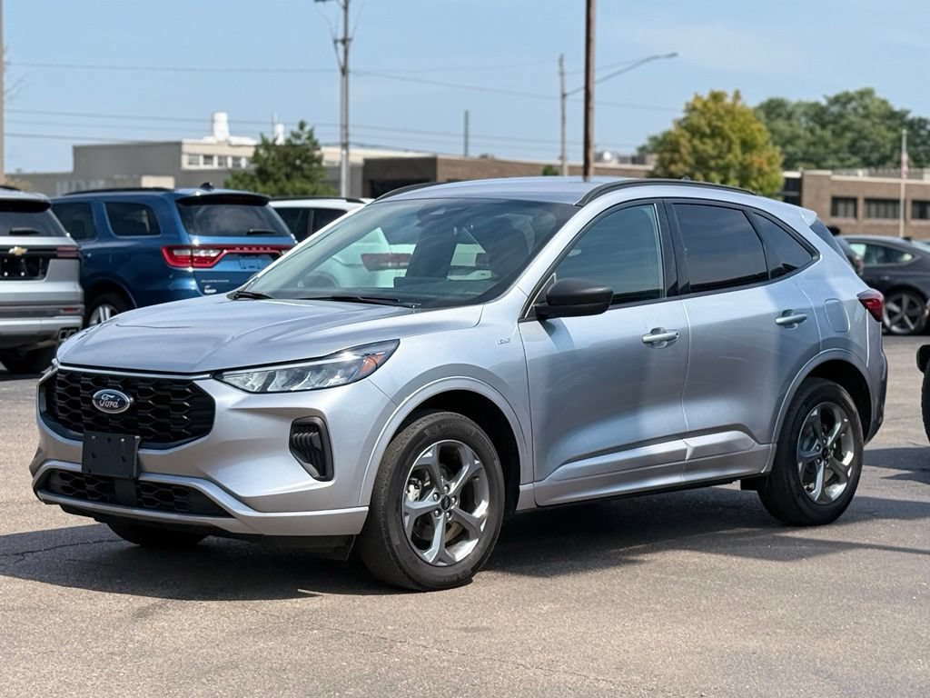 Certified 2024 Ford Escape ST-Line w/ Tech Pack #1 AWD/4WD image 40