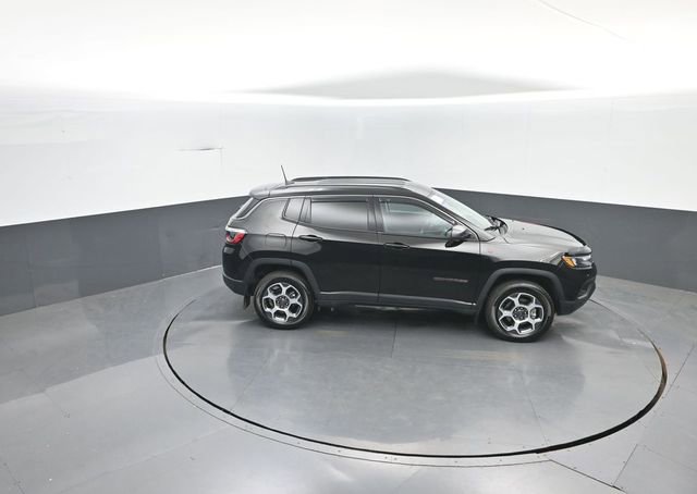 Used 2022 Jeep Compass Trailhawk w/ Trailhawk Convenience Group AWD/4WD image 31