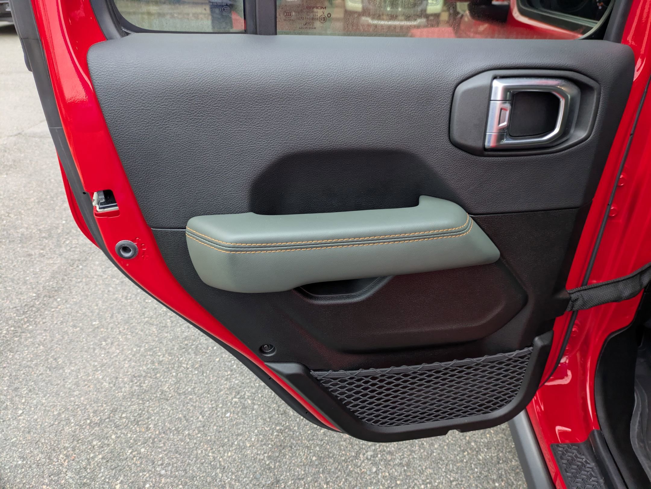 Used 2024 Jeep Gladiator Mojave image 32