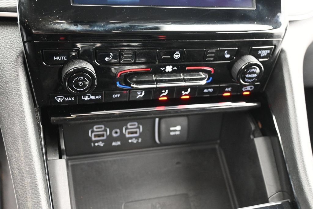 Used 2023 Jeep Grand Cherokee Laredo w/ Luxury Tech Group I AWD/4WD image 12
