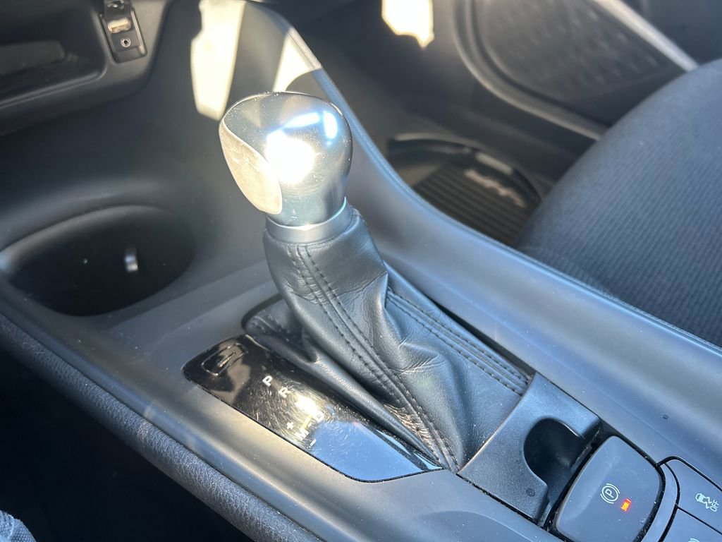 Used 2019 Toyota C-HR LE FWD image 29