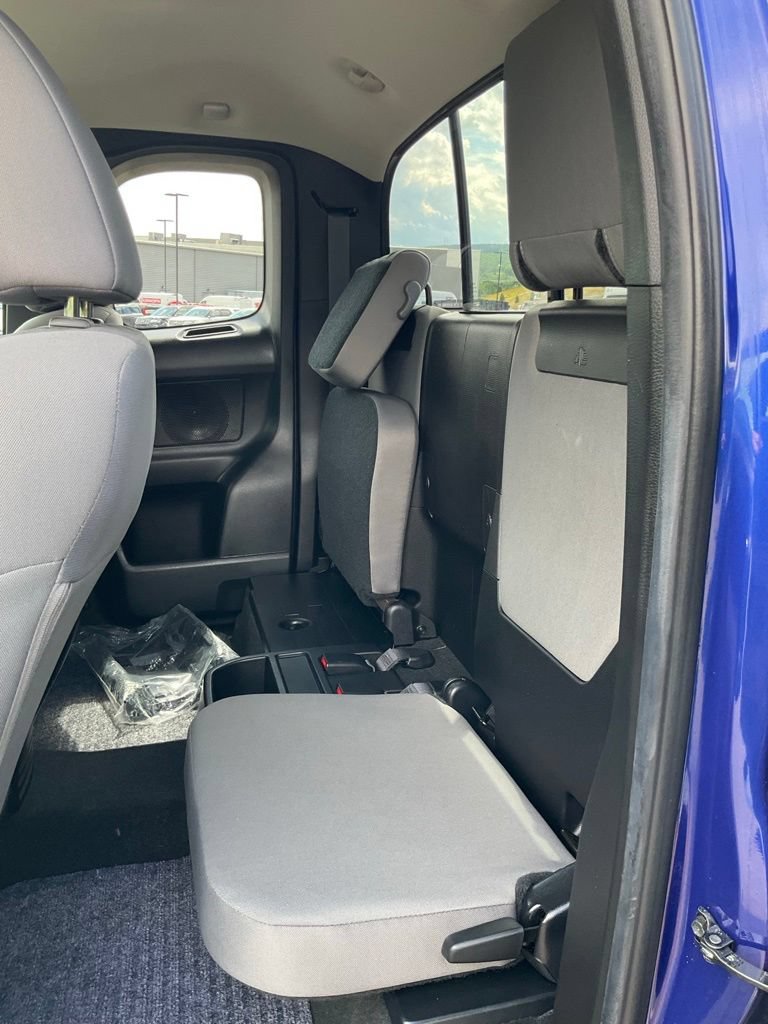Used 2022 Toyota Tacoma SR5 AWD/4WD image 15