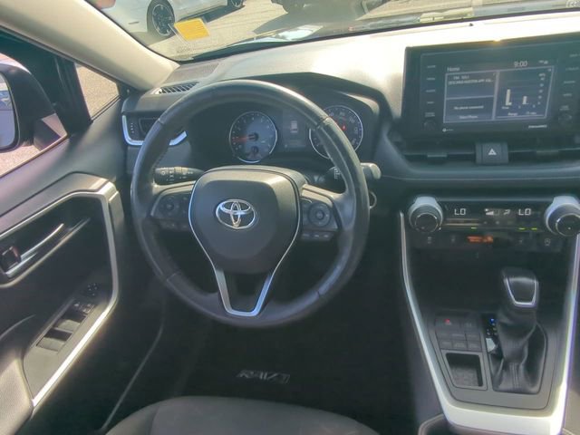Used 2020 Toyota RAV4 XLE w/ XLE Grade Weather Package AWD/4WD image 17