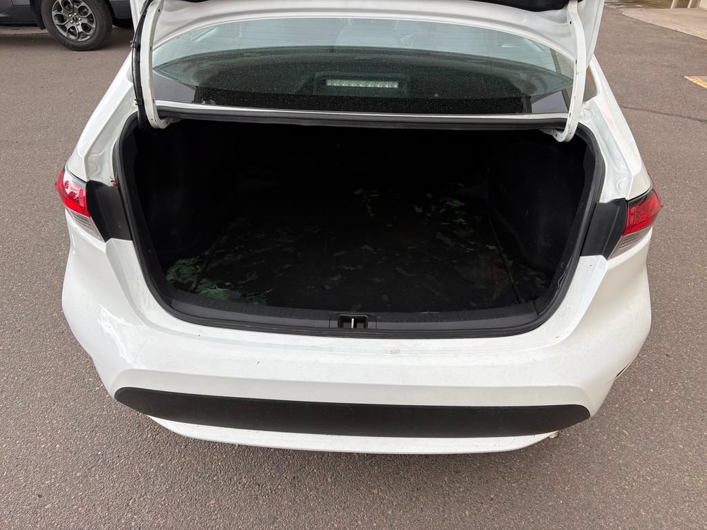 Used 2021 Toyota Corolla LE FWD image 28