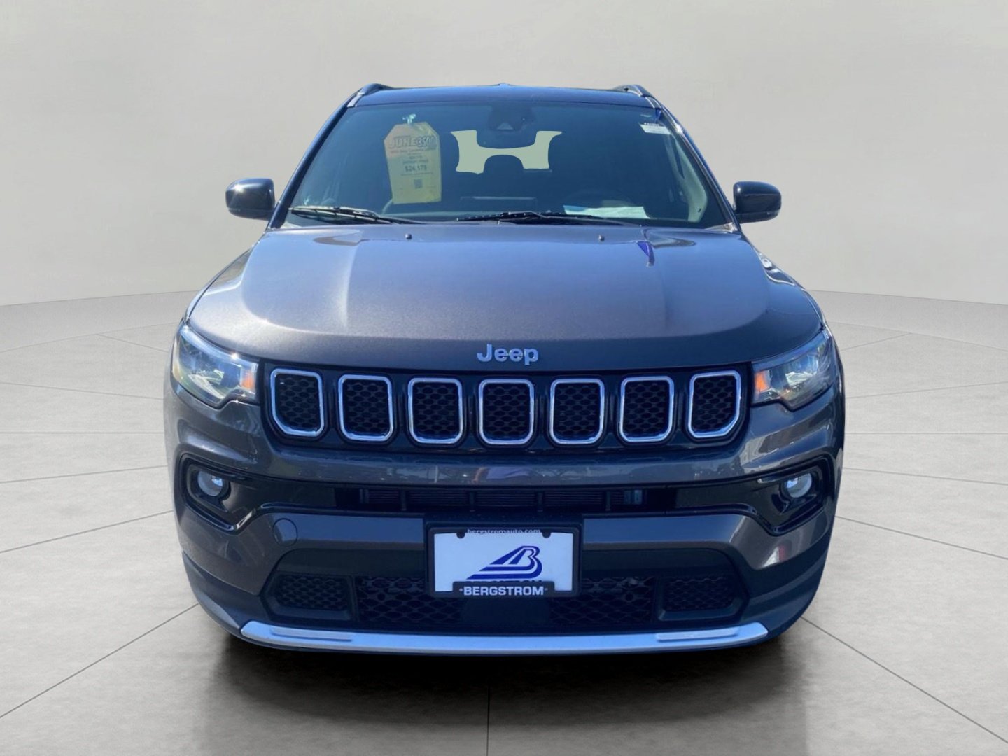Used 2023 Jeep Compass Limited AWD/4WD image 2