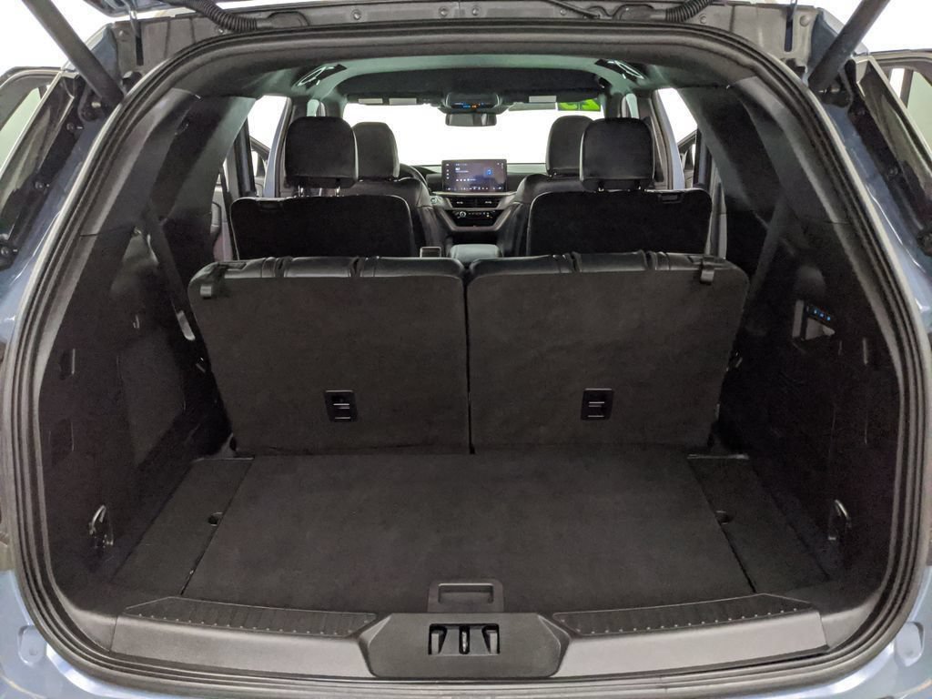 Certified 2025 Ford Explorer ST RWD image 19