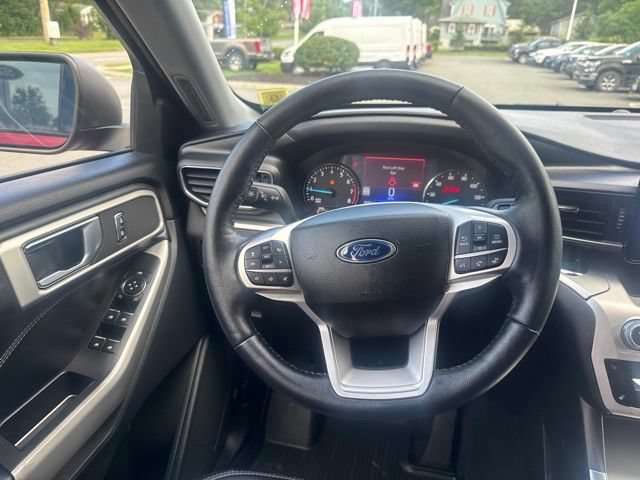 Certified 2022 Ford Explorer XLT w/ Equipment Group 202A AWD/4WD image 24