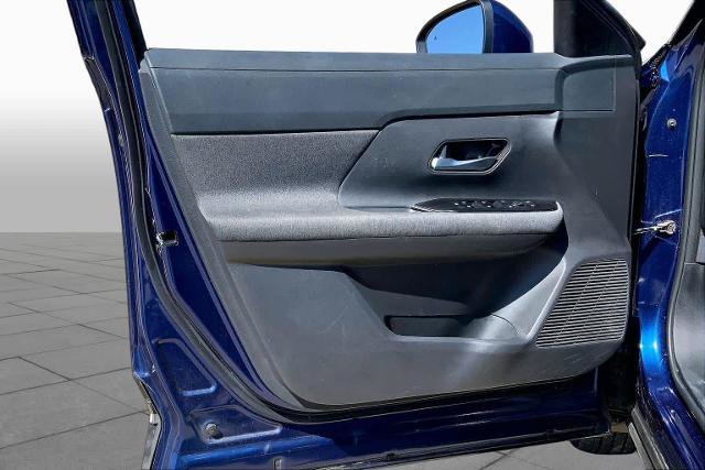 Used 2025 Nissan Kicks SV FWD image 21