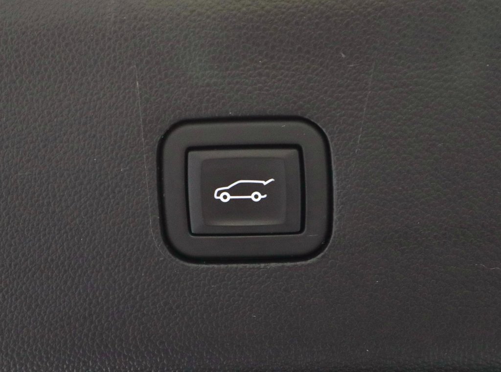 Used 2024 Buick Enclave Premium image 22