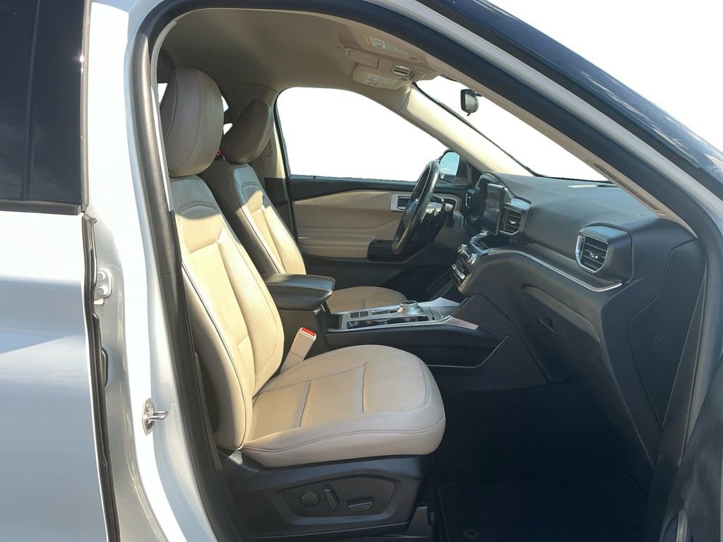 Certified 2020 Ford Explorer XLT w/ Equipment Group 202A RWD image 22