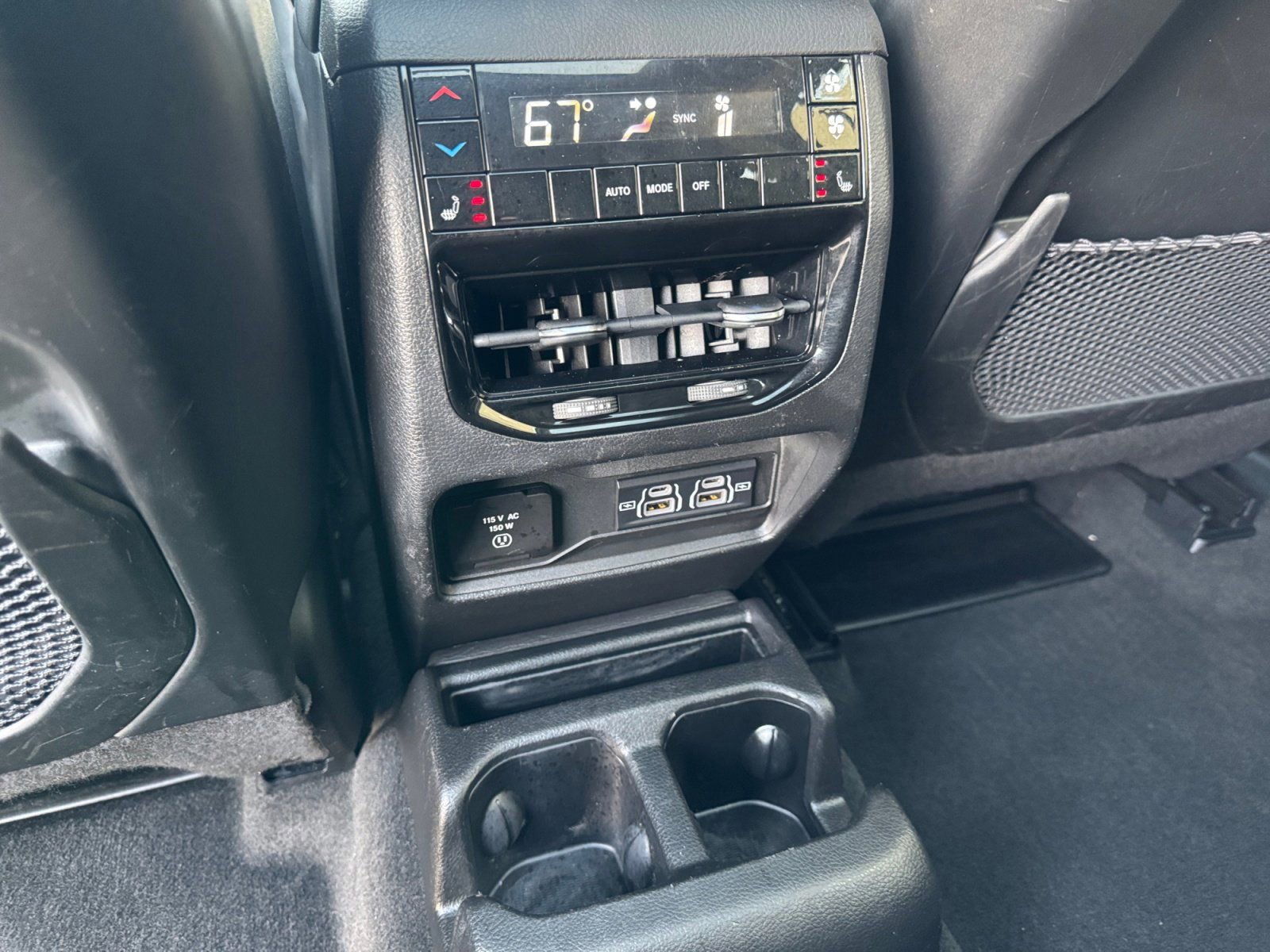 Used 2022 Jeep Grand Cherokee L Limited w/ Black Appearance Package image 18