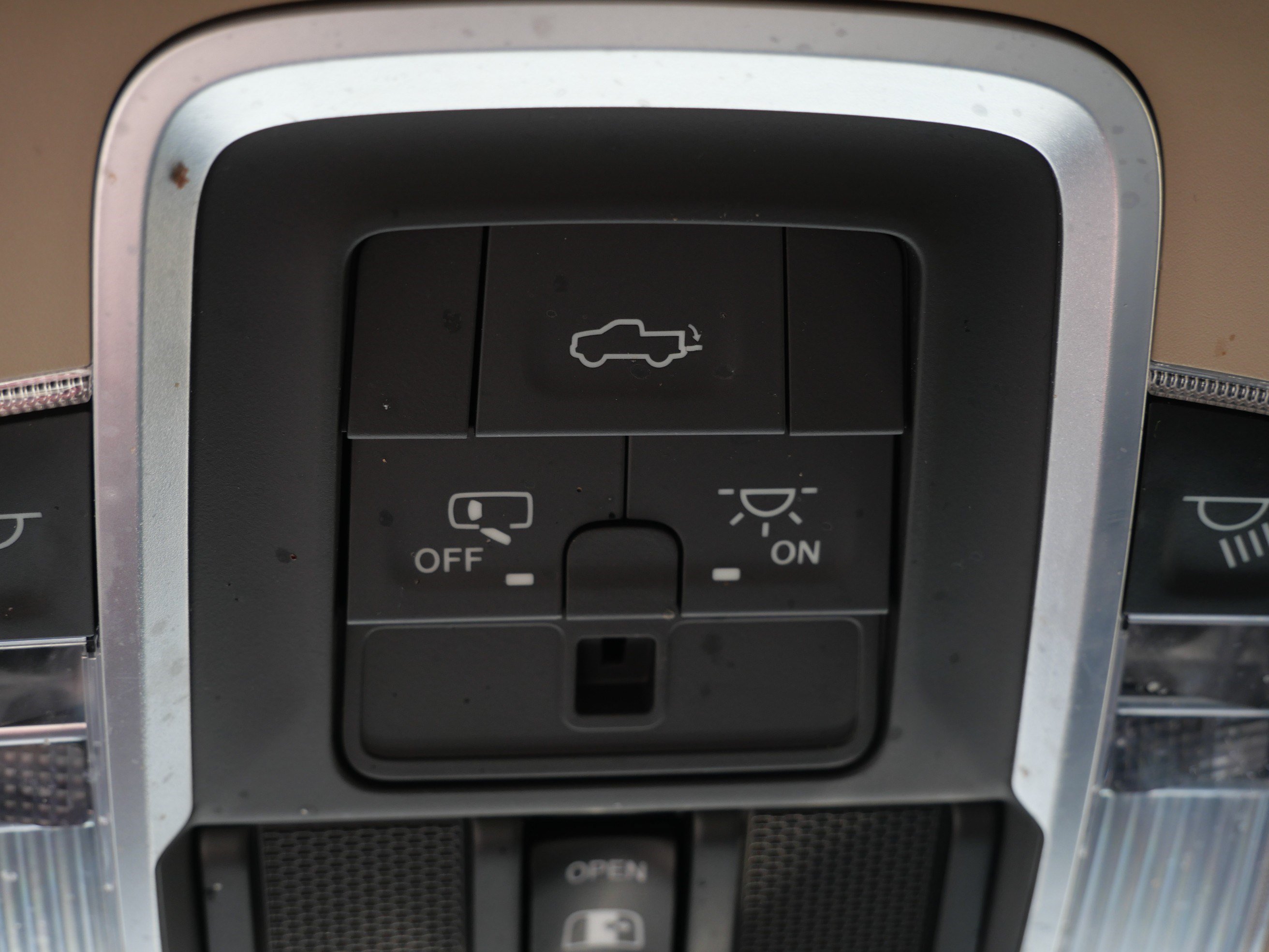 Used 2021 RAM 1500 Laramie AWD/4WD image 33