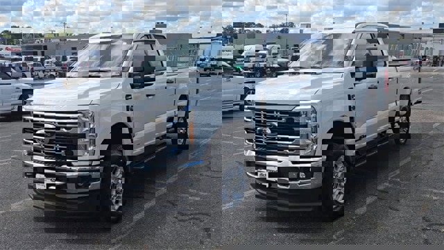 Certified 2025 Ford F350 XLT image 2