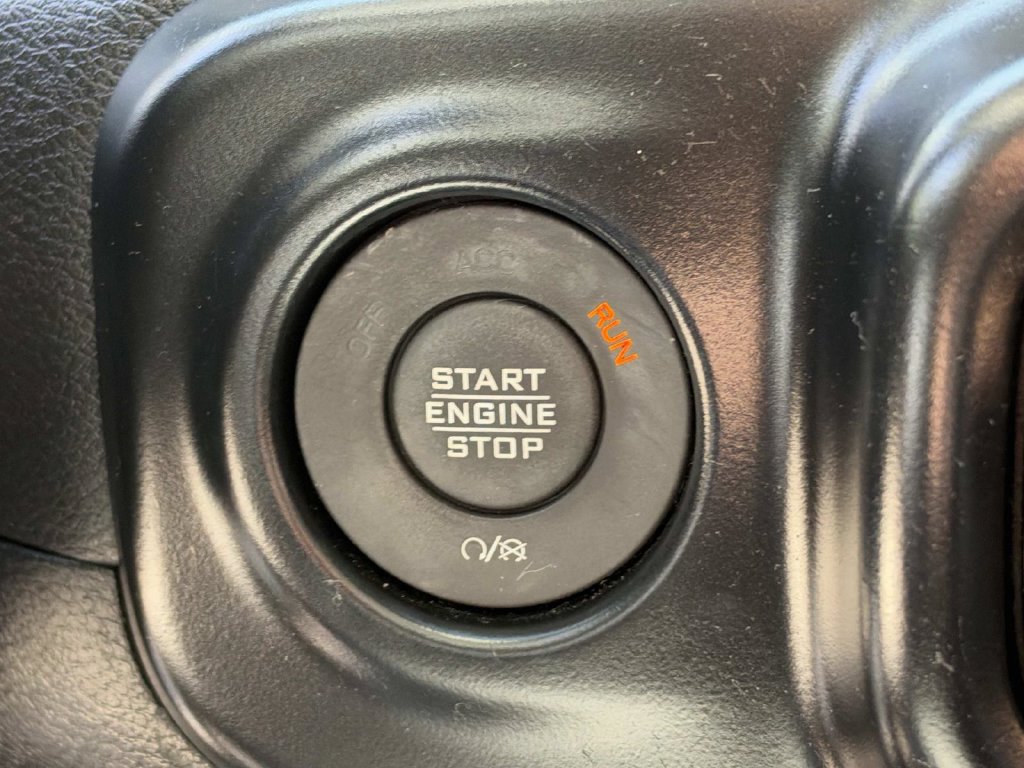 Used 2023 Jeep Gladiator Sport AWD/4WD image 26