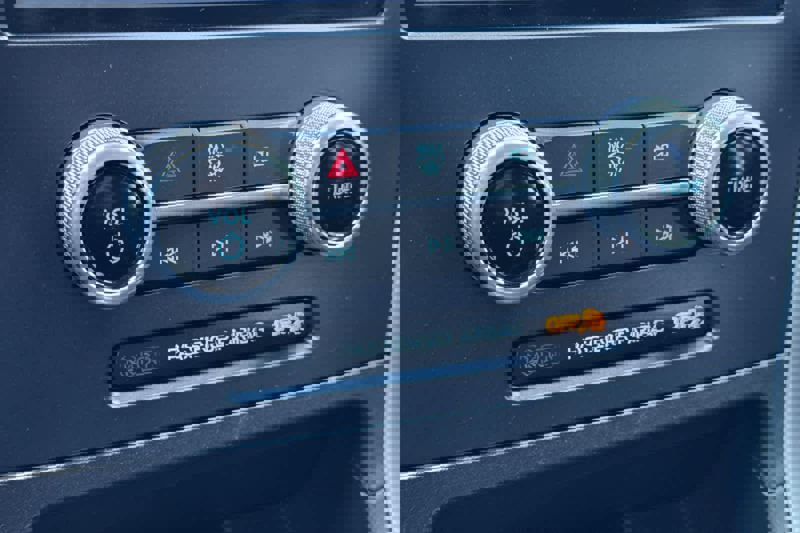 Certified 2021 Ford Edge ST-Line w/ Class II Trailer Tow Package image 21