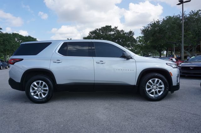Used 2022 Chevrolet Traverse LS FWD image 17