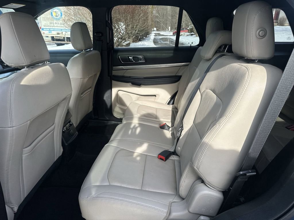 Certified 2018 Ford Explorer XLT w/ Equipment Group 202A image 23