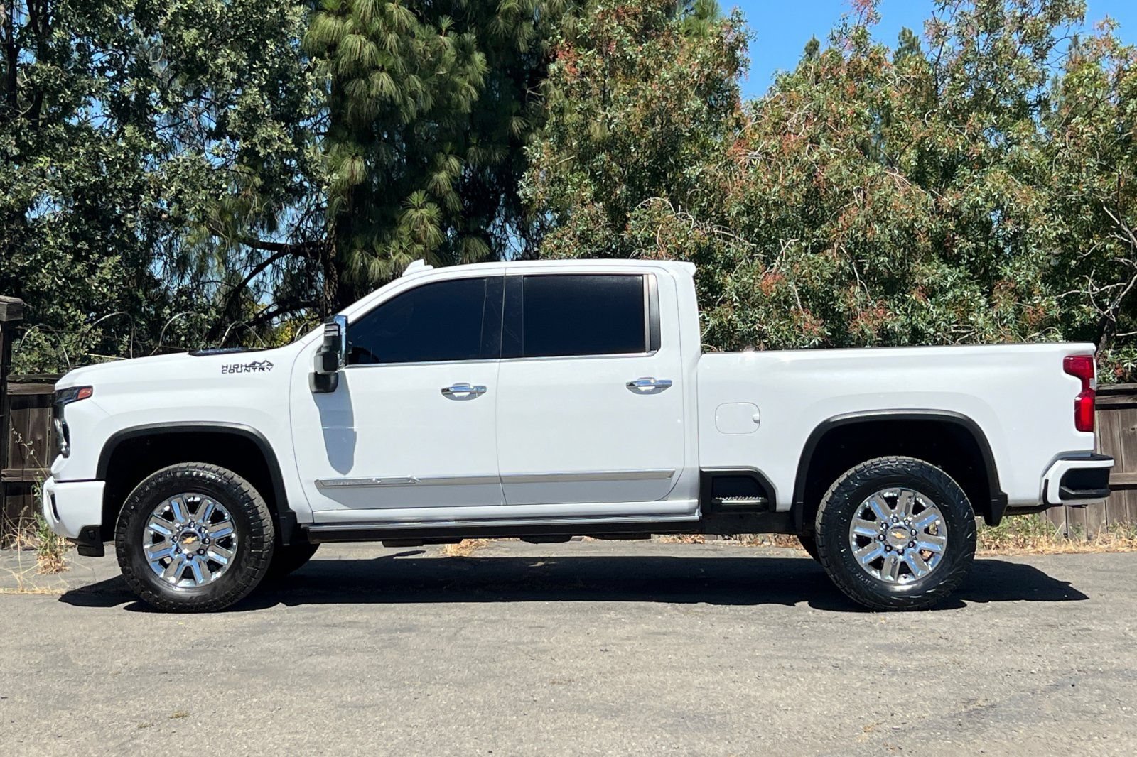 Used 2024 Chevrolet Silverado 3500 High Country w/ Technology Package AWD/4WD image 7