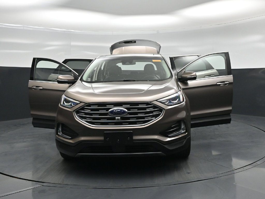 Certified 2019 Ford Edge Titanium w/ Equipment Group 301A FWD image 34
