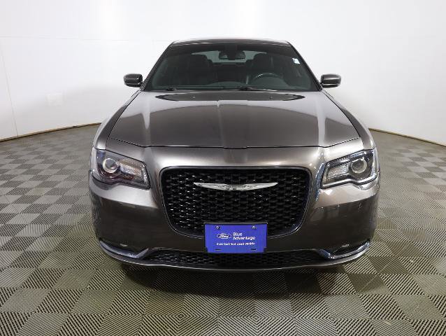 Used 2018 Chrysler 300 S w/ 300S Premium Group image 3