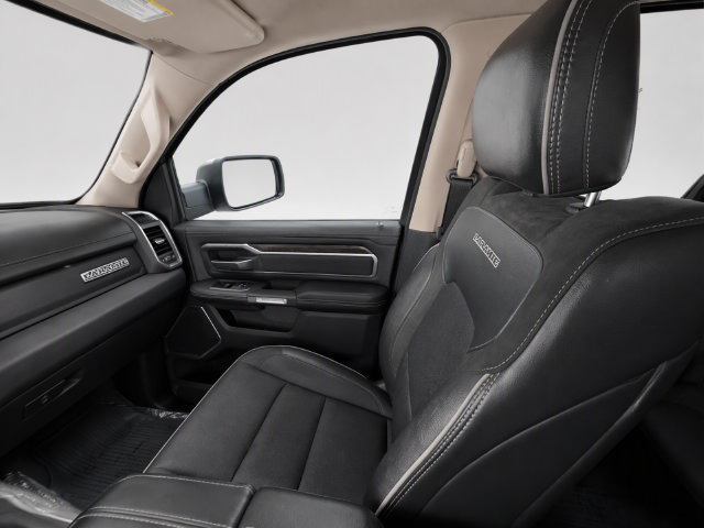Used 2019 RAM 1500 Laramie AWD/4WD image 17