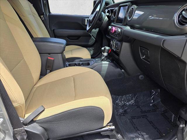 Used 2022 Jeep Gladiator Overland AWD/4WD image 21