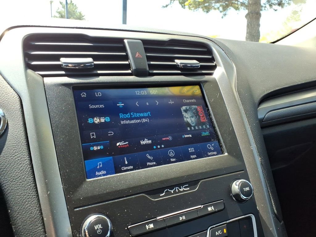 Certified 2020 Ford Fusion SE FWD image 18