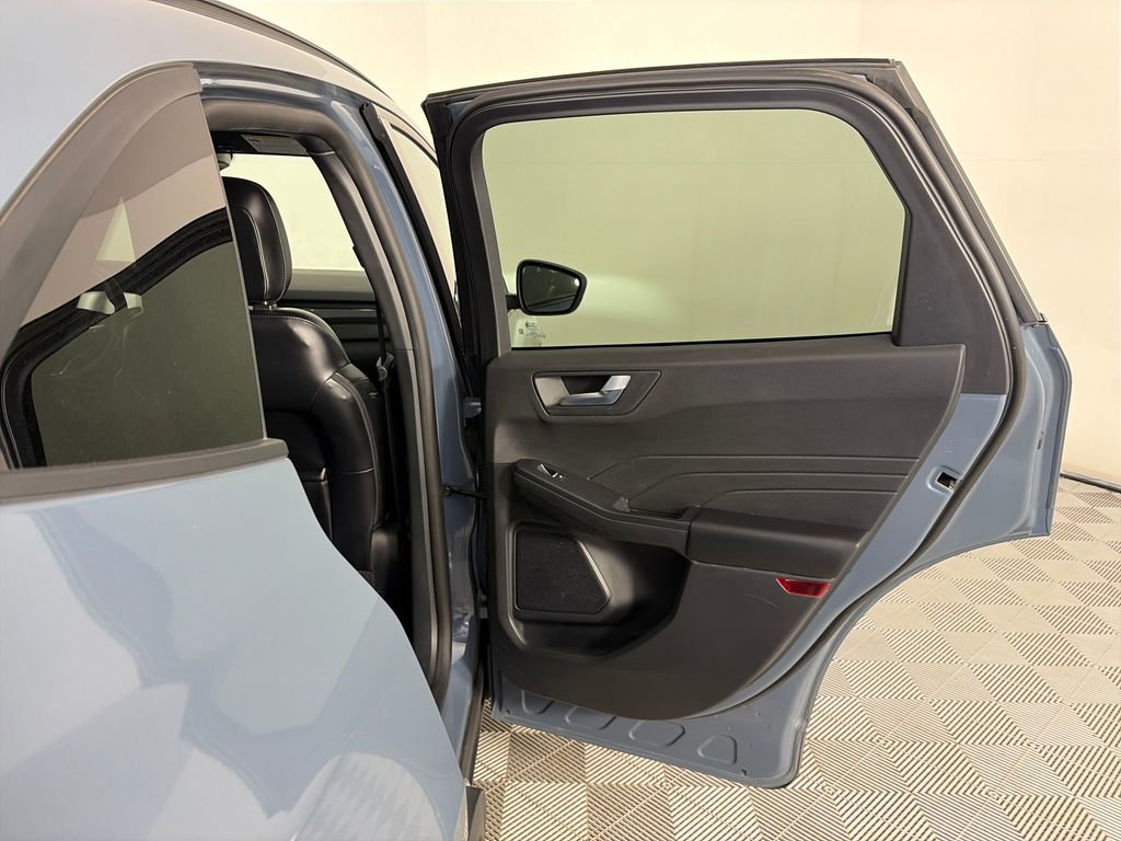 Certified 2025 Ford Escape ST-Line Select AWD/4WD image 28