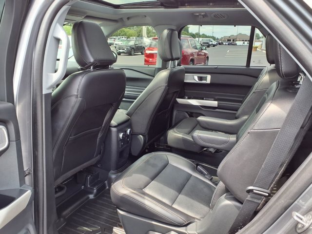 Certified 2021 Ford Explorer Limited w/ Equipment Group 301A AWD/4WD image 24
