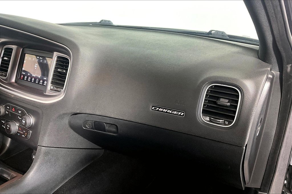Used 2020 Dodge Charger SXT RWD image 16