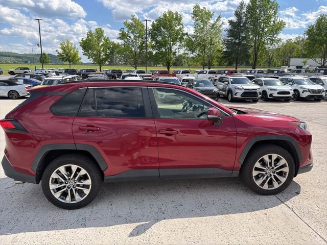 Used 2020 Toyota RAV4 XLE Premium FWD image 11