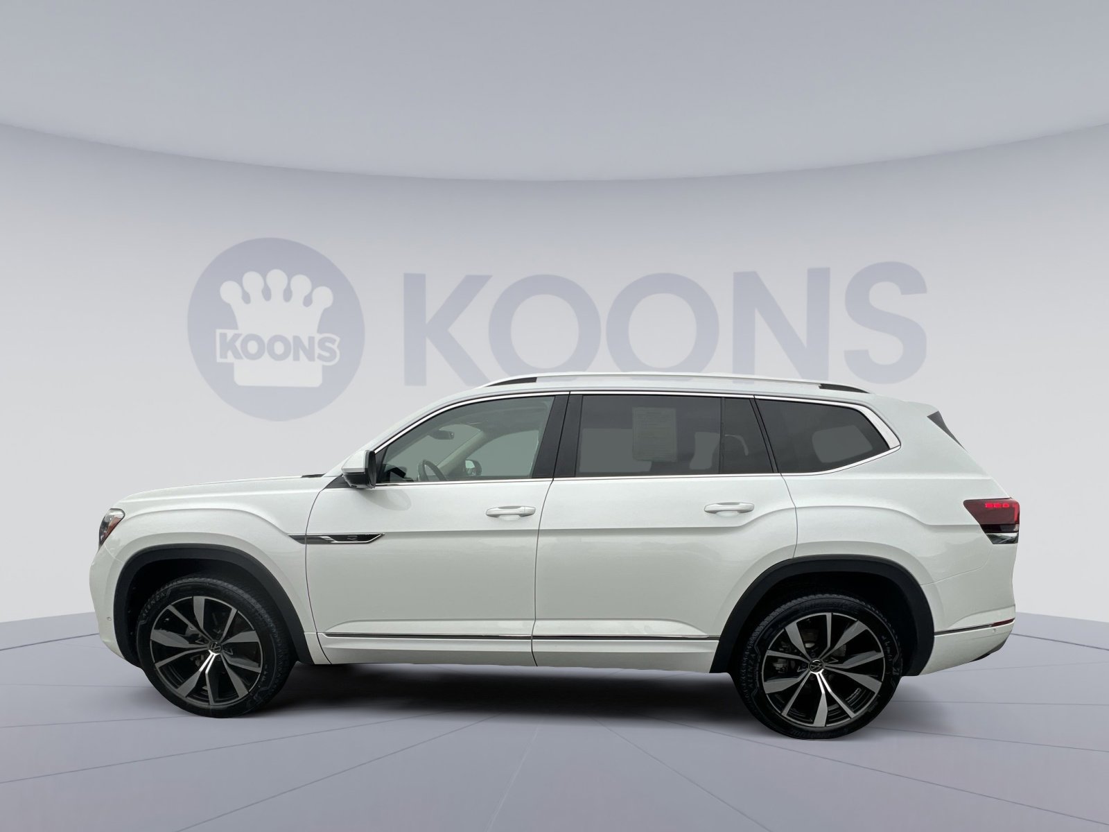 Used 2024 Volkswagen Atlas SEL Premium R-Line AWD/4WD image 7