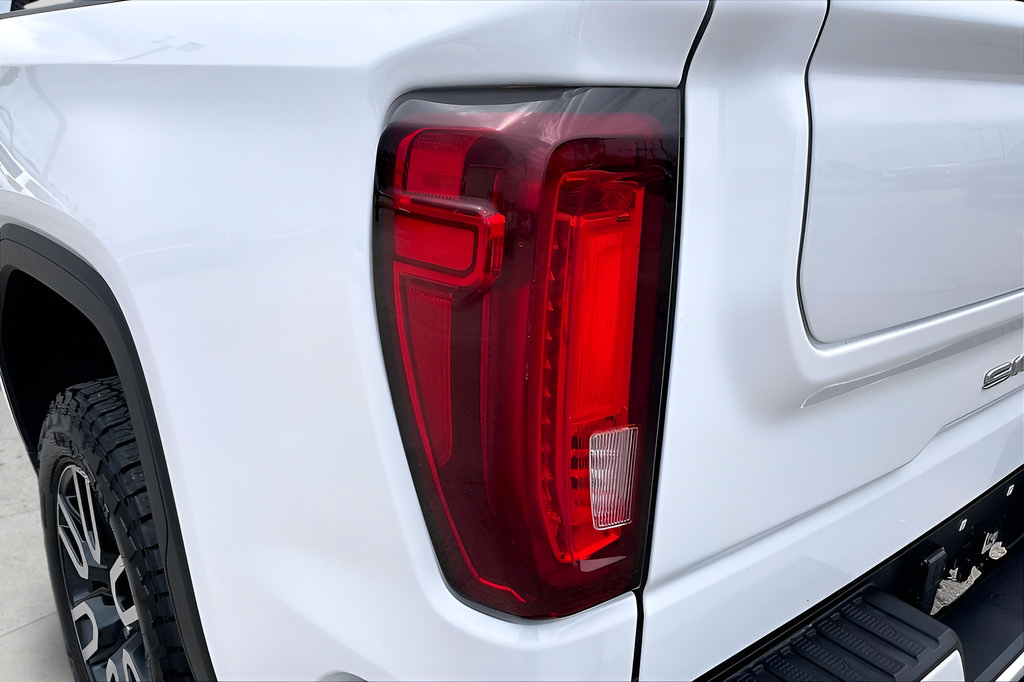 Used 2023 GMC Sierra 1500 AT4 w/ AT4 Preferred Package AWD/4WD image 29