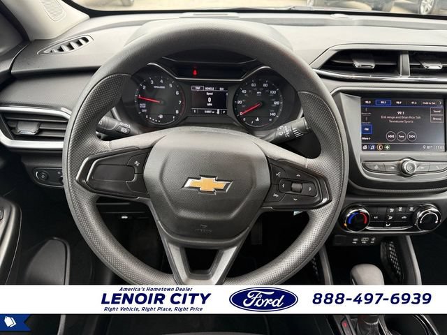 Used 2023 Chevrolet TrailBlazer LS FWD image 16