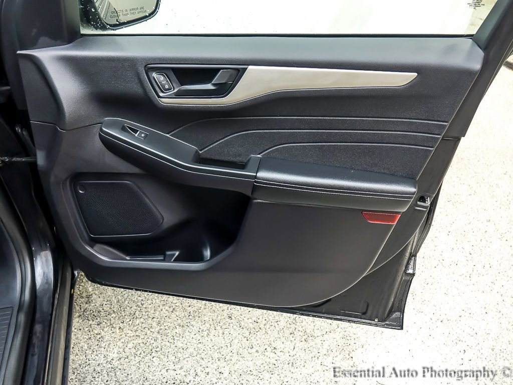 Certified 2022 Ford Escape SE w/ Cold Weather Package FWD image 23