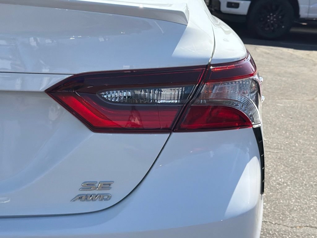 Used 2024 Toyota Camry SE AWD/4WD image 17