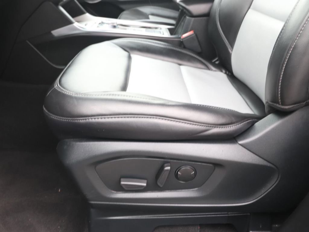 Certified 2023 Ford Explorer XLT w/ Equipment Group 202A image 17
