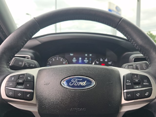 Certified 2023 Ford Explorer XLT w/ Equipment Group 202A AWD/4WD image 33