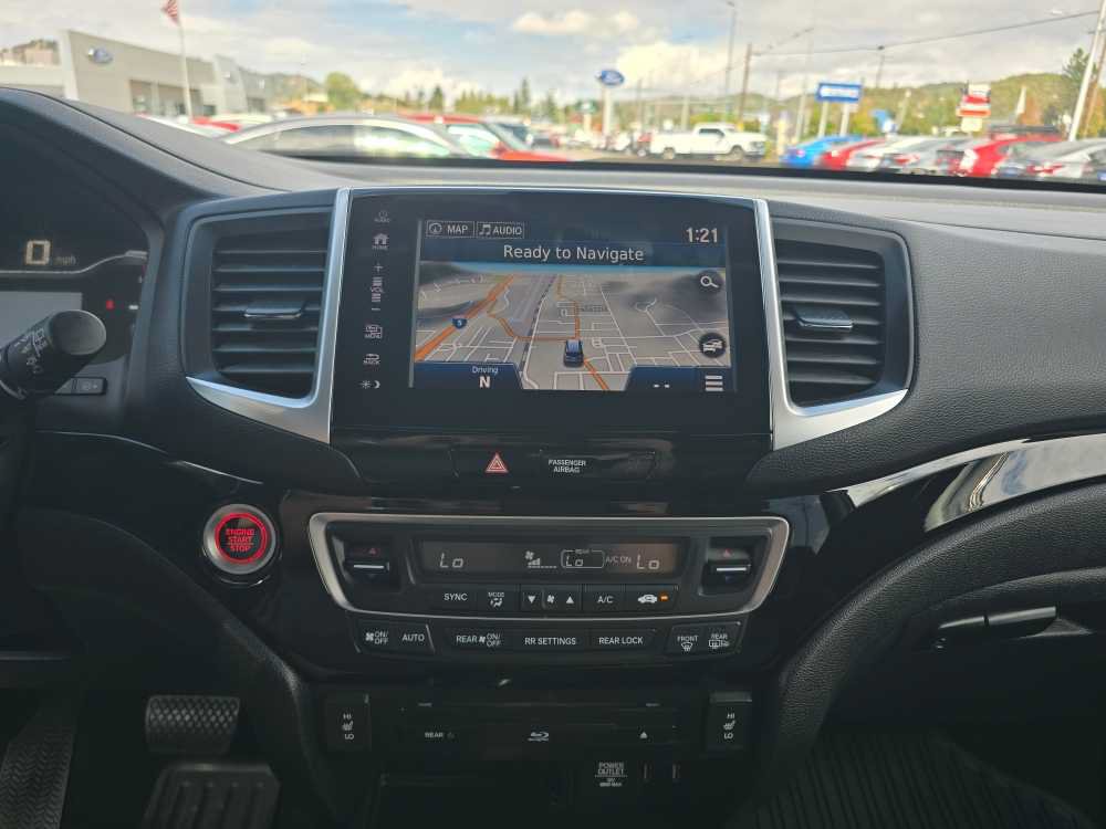 Used 2018 Honda Pilot Touring image 12
