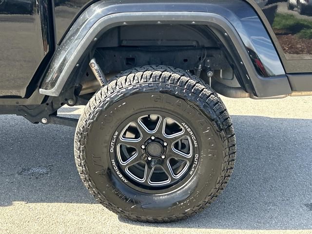 Used 2023 Jeep Gladiator Sport image 13