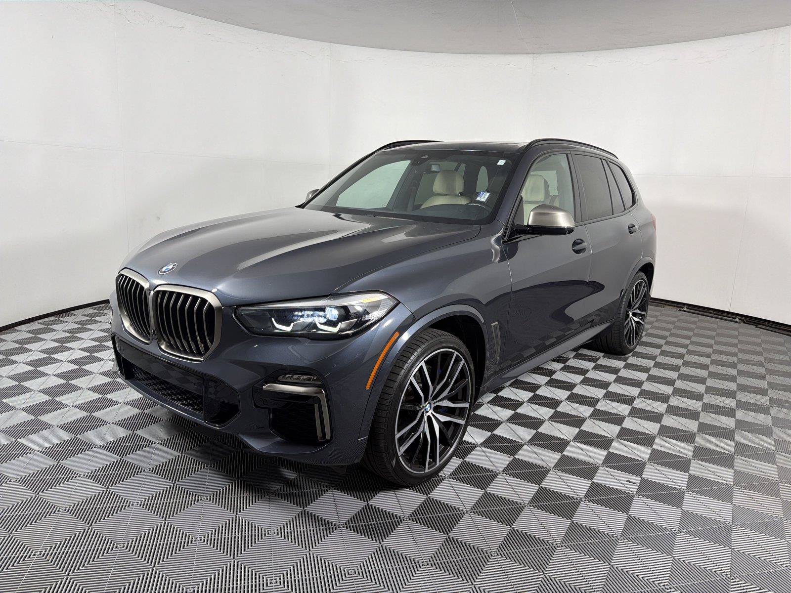 Used 2021 BMW X5 M50i w/ Premium Package AWD/4WD image 3