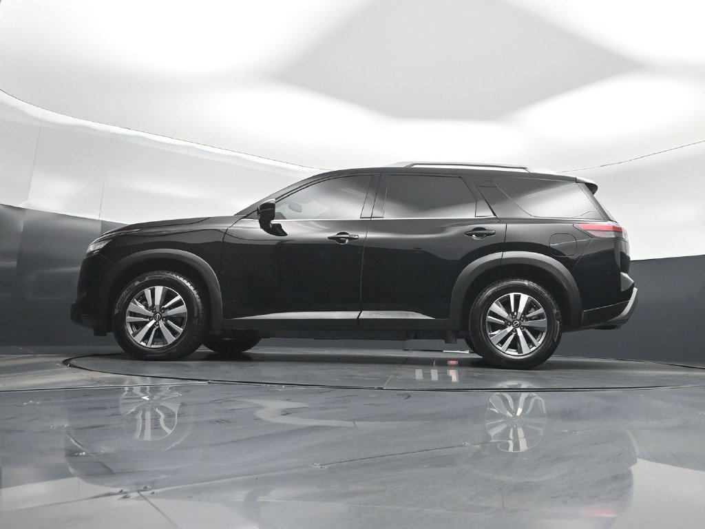 Used 2022 Nissan Pathfinder SL AWD/4WD image 8