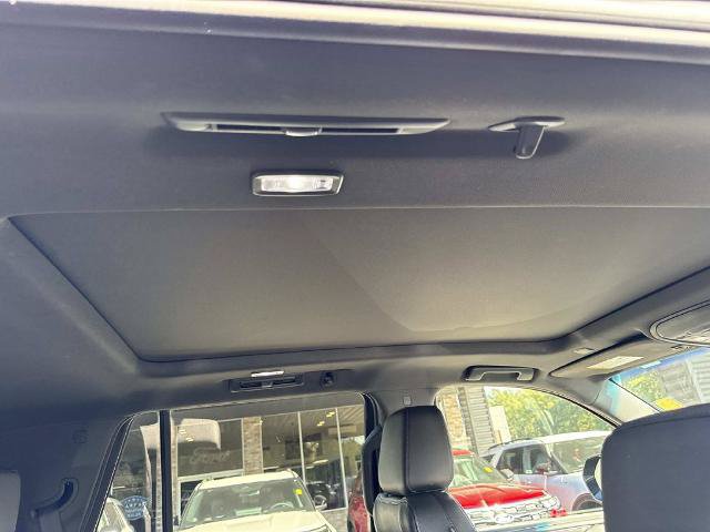 Used 2022 Chevrolet Tahoe Z71 w/ Z71 Off-Road Package AWD/4WD image 10