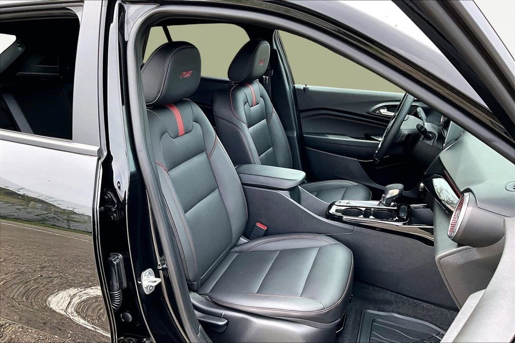 Used 2024 Chevrolet Trax RS w/ Driver Confidence Package FWD image 9