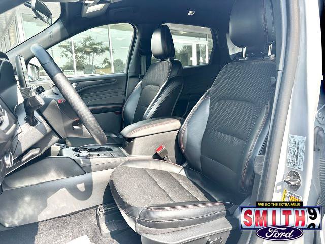 Certified 2025 Ford Escape ST-Line Select AWD/4WD image 17