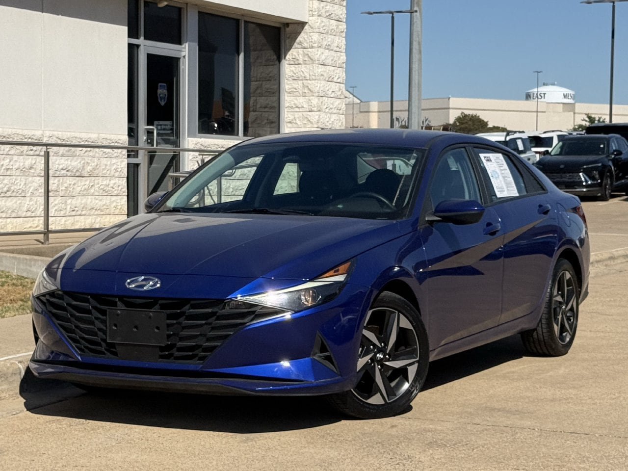 Used 2023 Hyundai Elantra SEL w/ Convenience Package FWD image 2