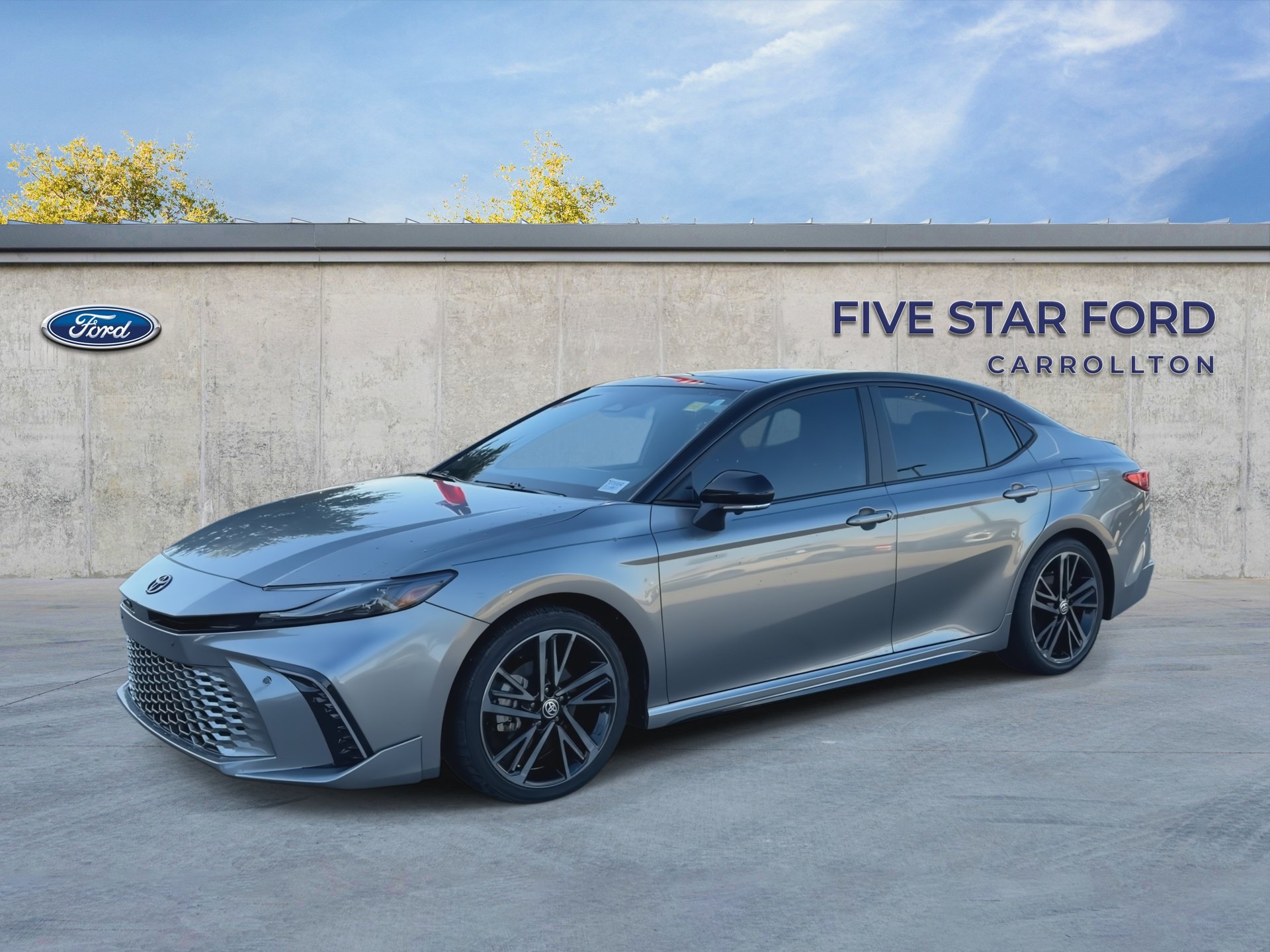 Used 2025 Toyota Camry XSE w/ Premium Plus Package FWD image 4