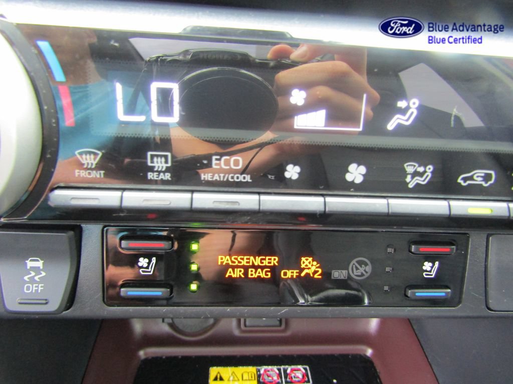 Used 2022 Toyota RAV4 Limited AWD/4WD image 45