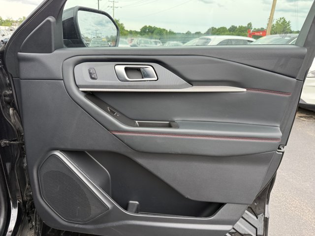 Certified 2025 Ford Explorer ST-Line AWD/4WD image 31