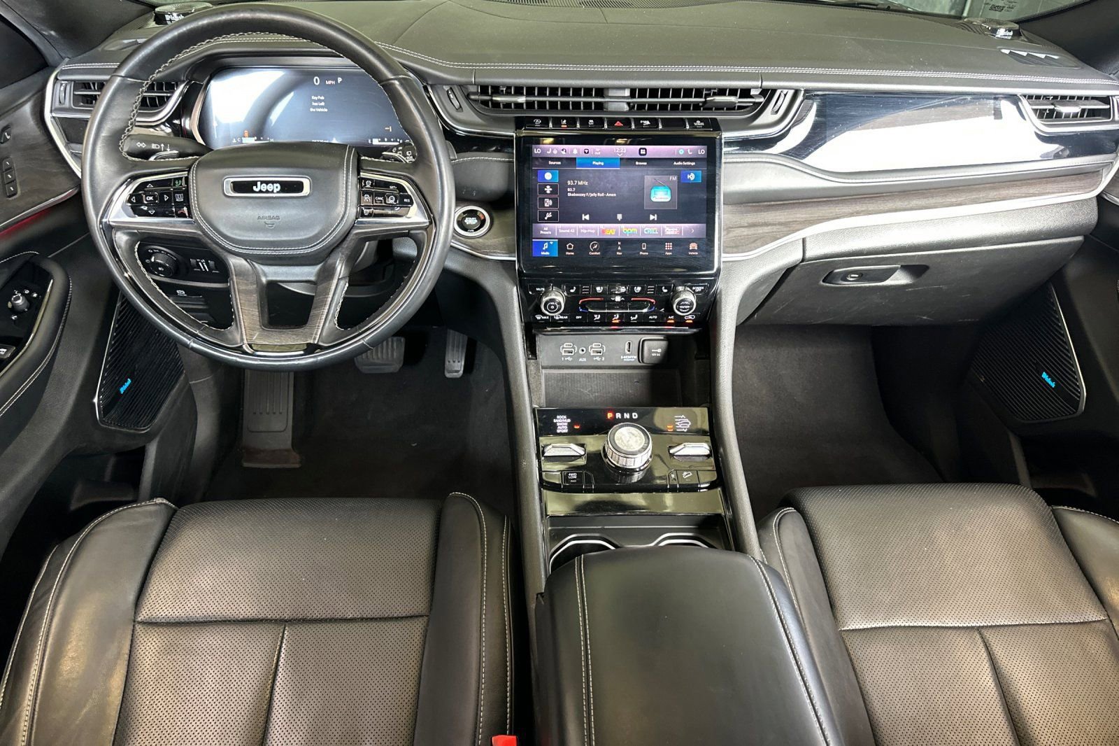 Used 2022 Jeep Grand Cherokee L Overland w/ Advanced Protech Group III image 13